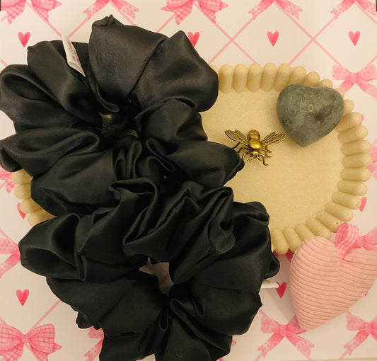 Satin Scrunchie - Mariska