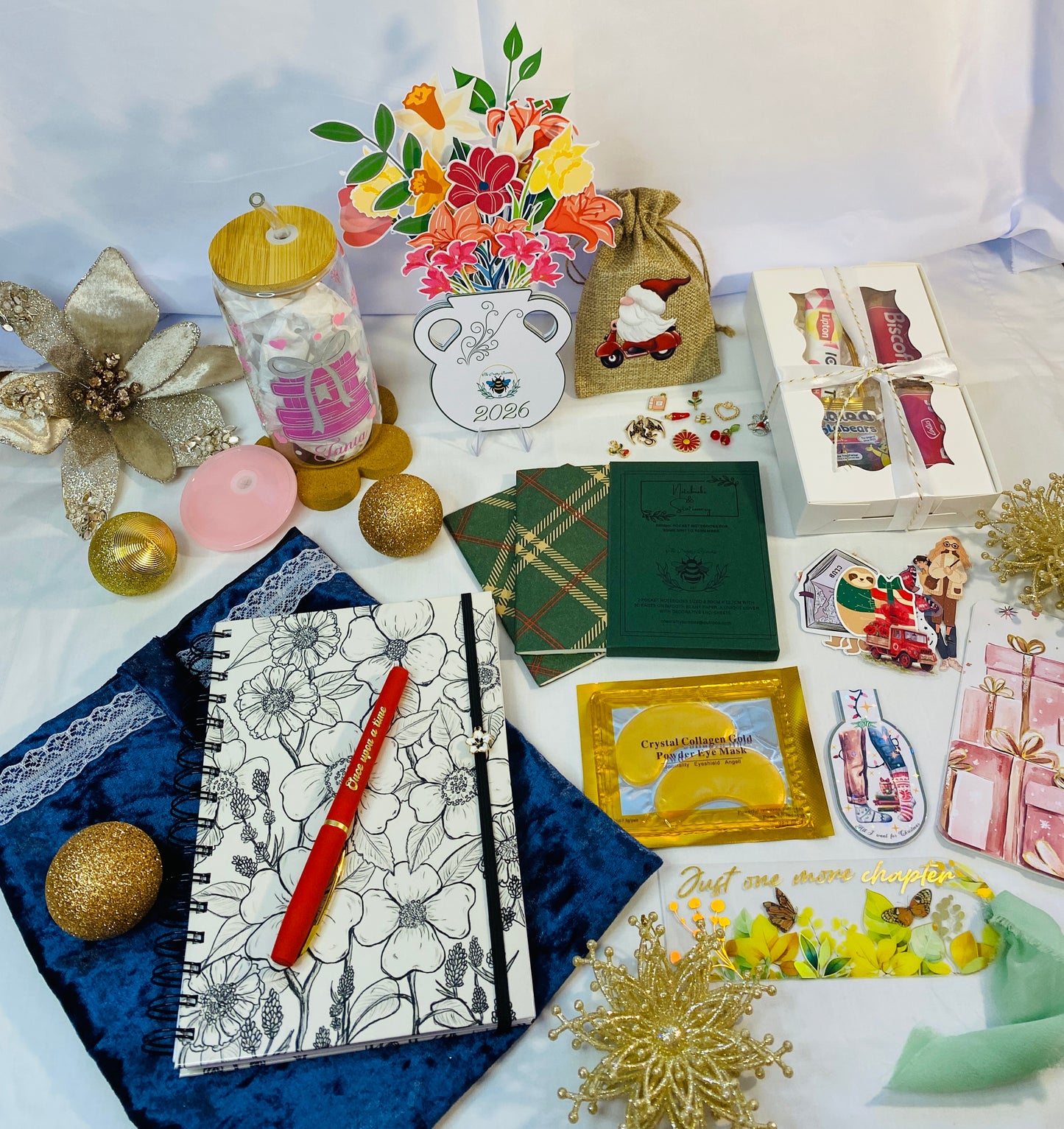 'A Bookworm's Christmas Delight' Box set - Wildflower Notebook