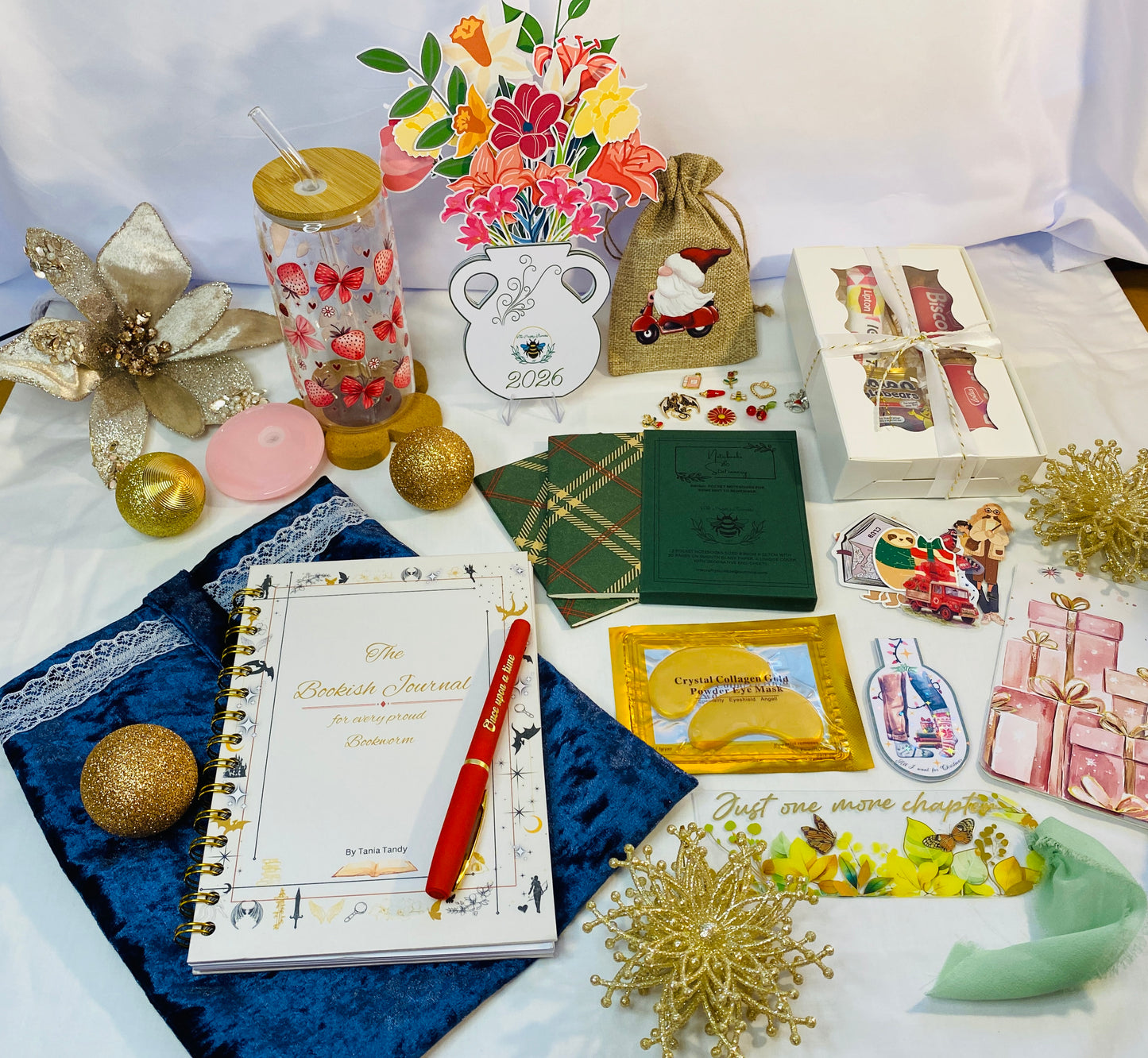 'A Bookworm's Christmas Delight' Box set - Bookish Journal